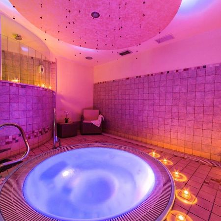 Hotel Palma Benessere 리미니 외부 사진