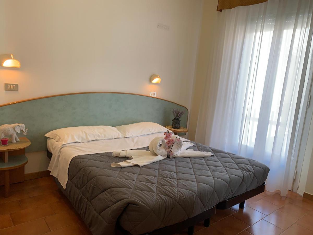 Hotel Palma Benessere 리미니 외부 사진
